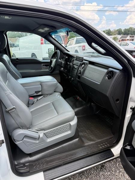Ford F-150 XL Reg. Cab 2WD 2011