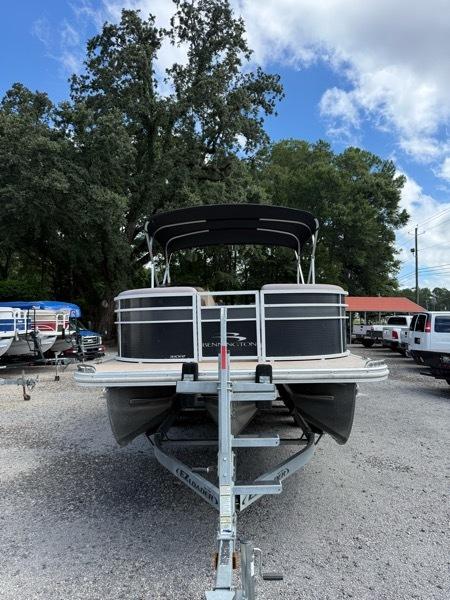 Bennington SX 24  2017