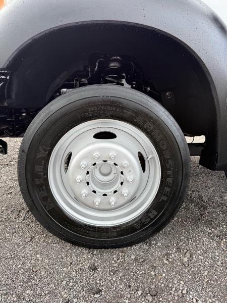 Ford F-550 Crew Cab DRW 2WD 2011