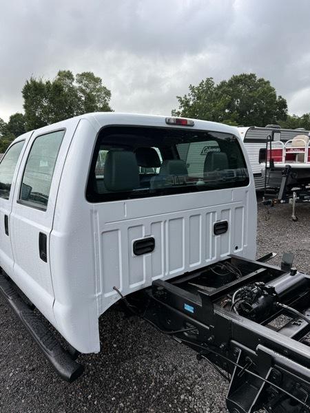 Ford F-550 Crew Cab DRW 2WD 2011