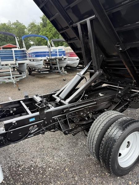 Ford F-550 Crew Cab DRW 2WD 2011
