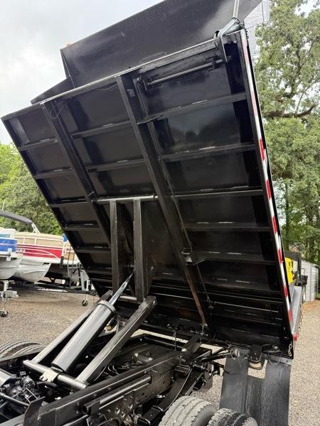 Ford F-550 Crew Cab DRW 2WD 2011