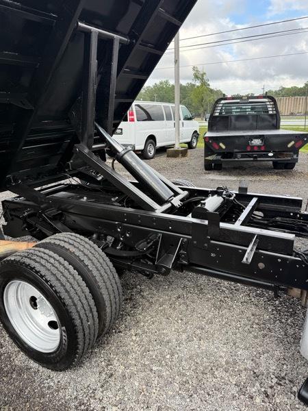 Ford F-550 Crew Cab DRW 2WD 2011