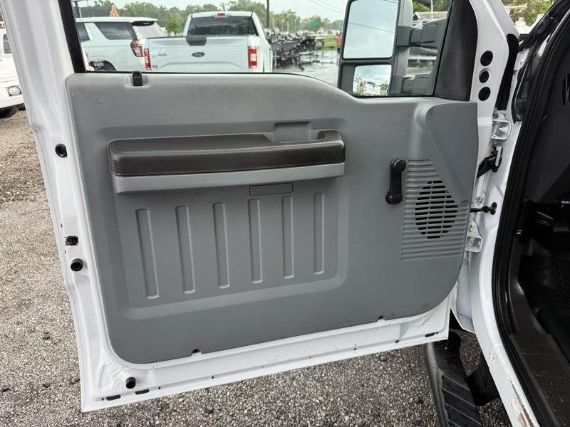 Ford F-550 Crew Cab DRW 2WD 2011