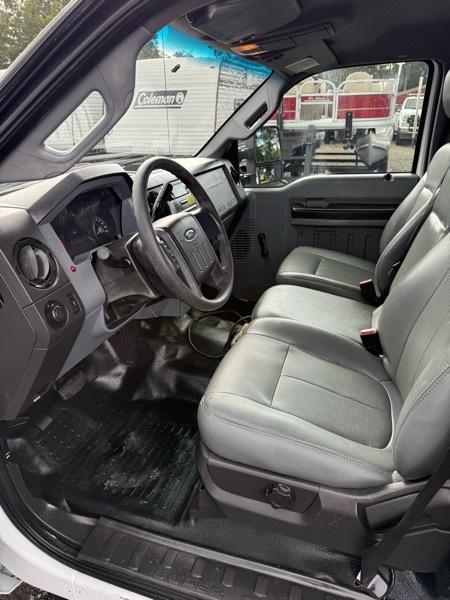 Ford F-550 Crew Cab DRW 2WD 2011