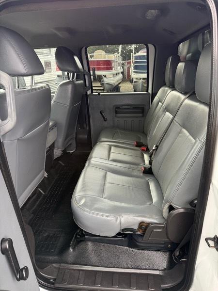Ford F-550 Crew Cab DRW 2WD 2011