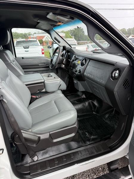 Ford F-550 Crew Cab DRW 2WD 2011