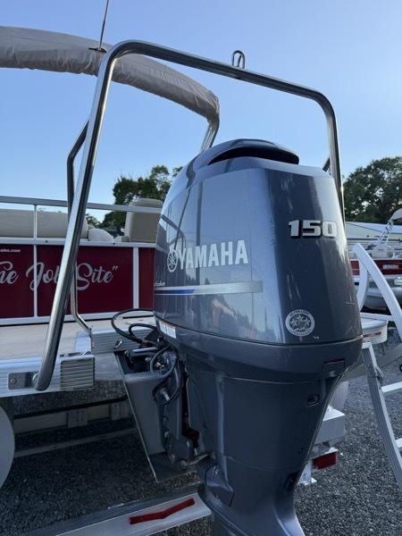Bennington SX 24  2015