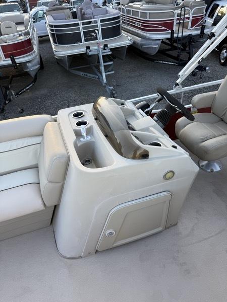 Bennington SX 24  2015