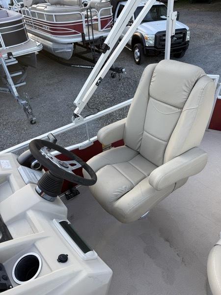 Bennington SX 24  2015