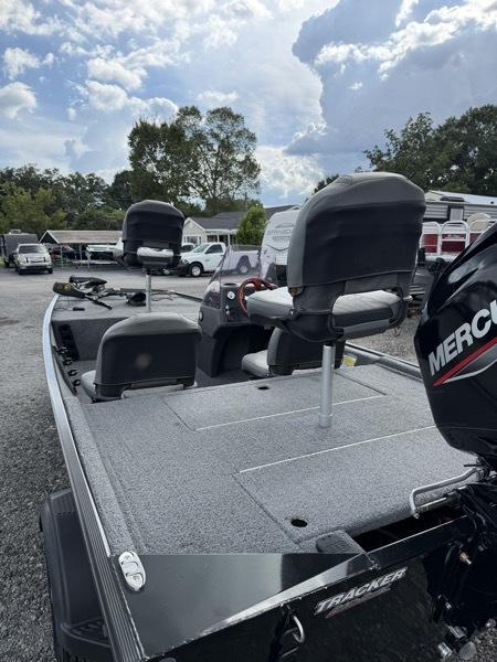 Tracker Bass Tracker Classic XL  2021