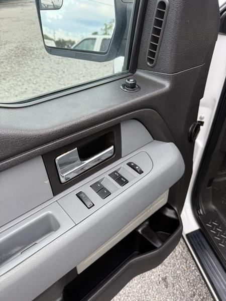 Ford F-150 XL SuperCrew 4WD 2012