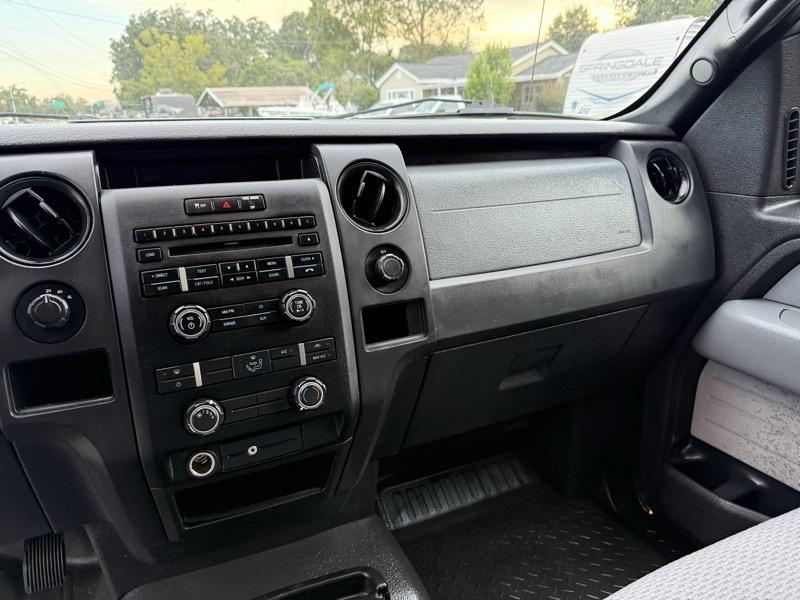 Ford F-150 XL SuperCrew 4WD 2012