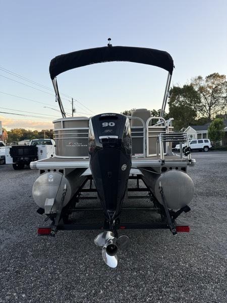 Sun Tracker Party Barge 20 DLX  2023