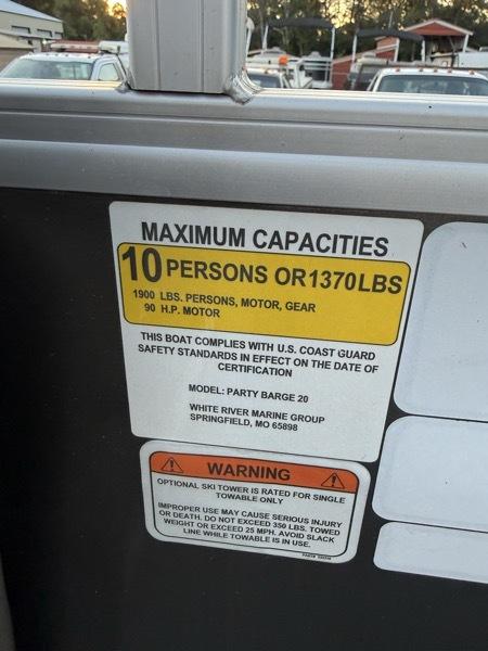 Sun Tracker Party Barge 20 DLX  2023