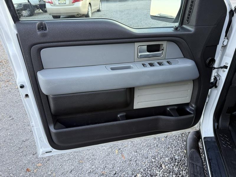 Ford F-150 XL SuperCrew 2WD 2011