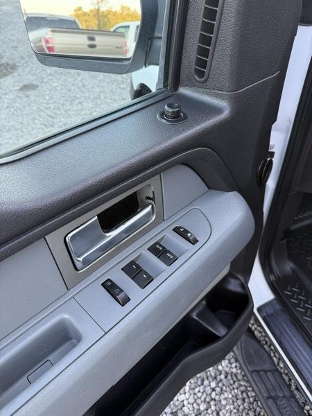 Ford F-150 XL SuperCrew 2WD 2011