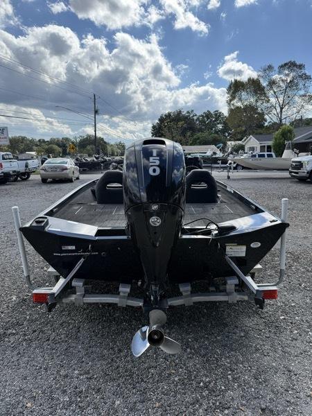 Crestliner PT 18  2018