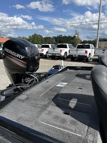Crestliner PT 18  2018