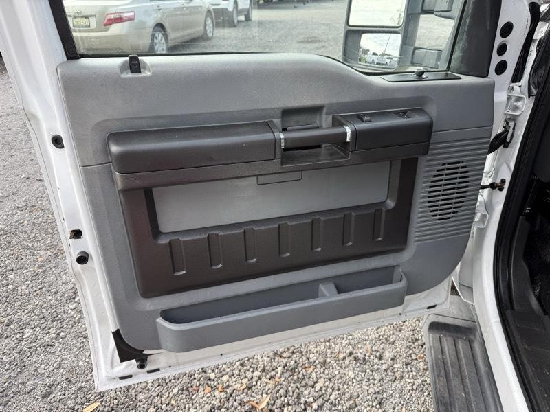Ford F-250 SD XL SuperCab 2WD 2011