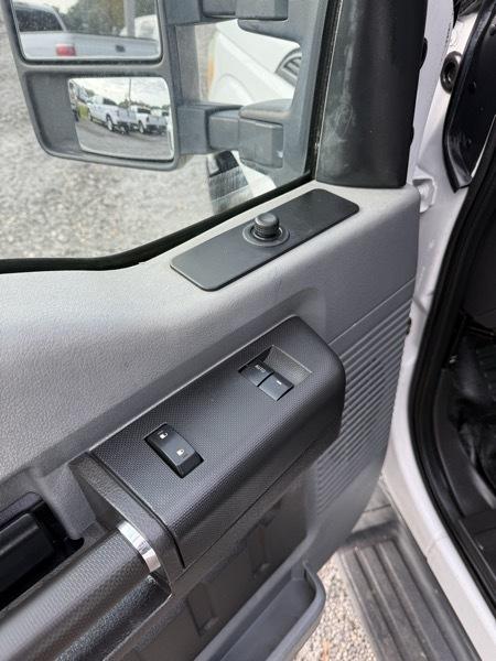 Ford F-250 SD XL SuperCab 2WD 2011