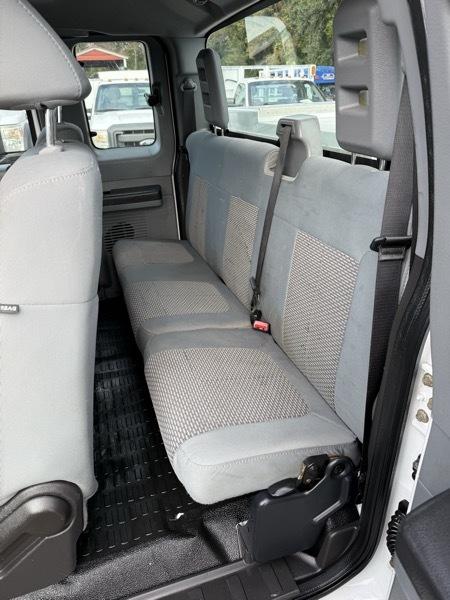 Ford F-250 SD XL SuperCab 2WD 2011