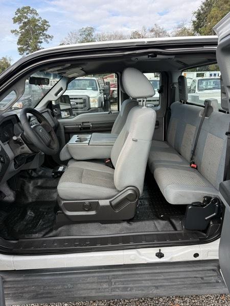 Ford F-250 SD XL SuperCab 2WD 2011