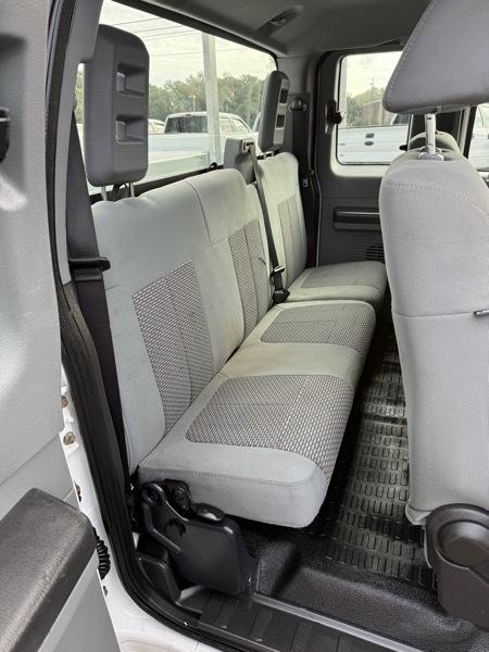Ford F-250 SD XL SuperCab 2WD 2011