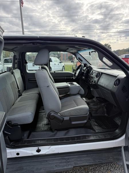 Ford F-250 SD XL SuperCab 2WD 2011