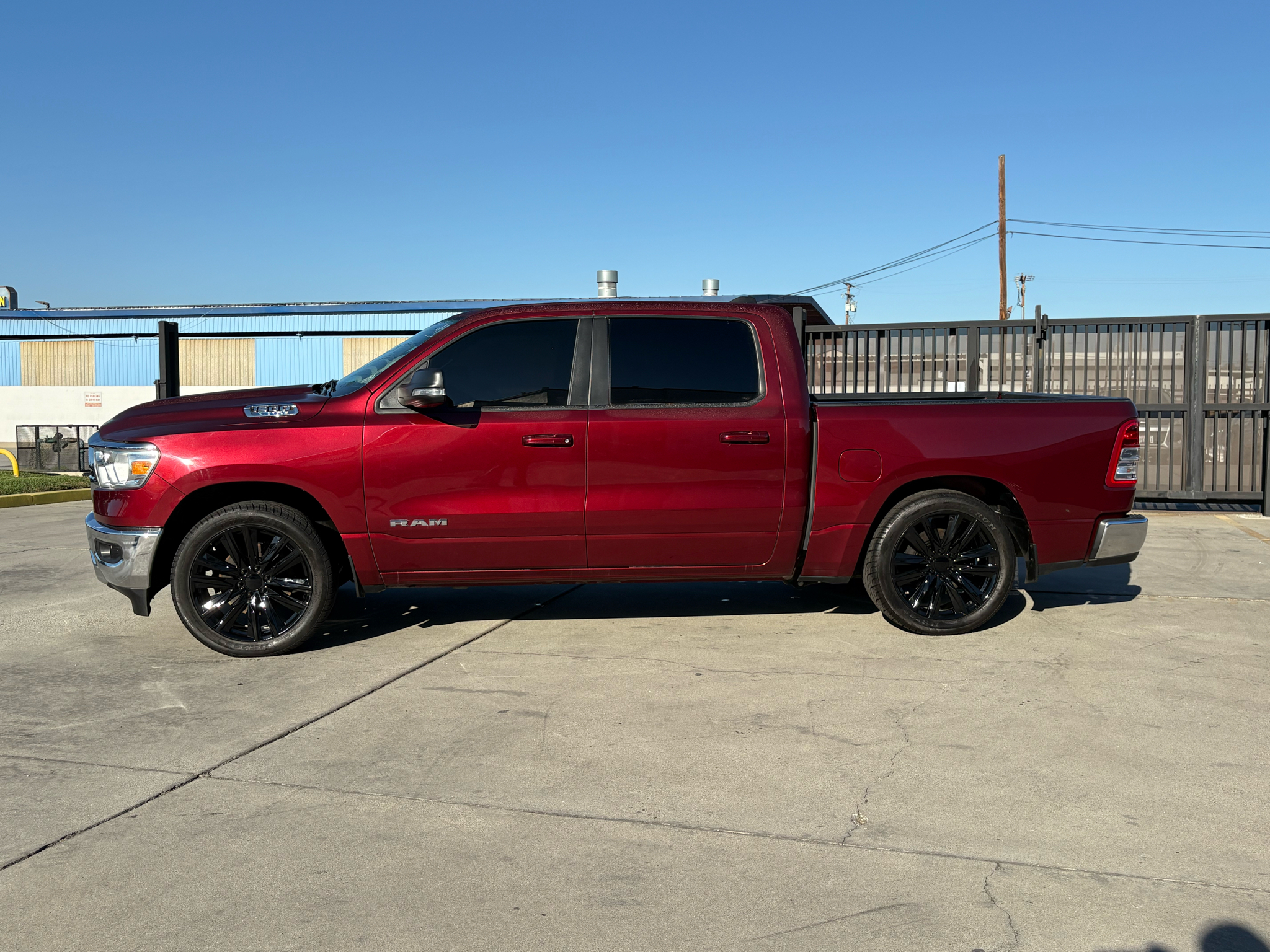 RAM 1500 Big Horn 4x2 Crew Cab 5'7" Box 2022