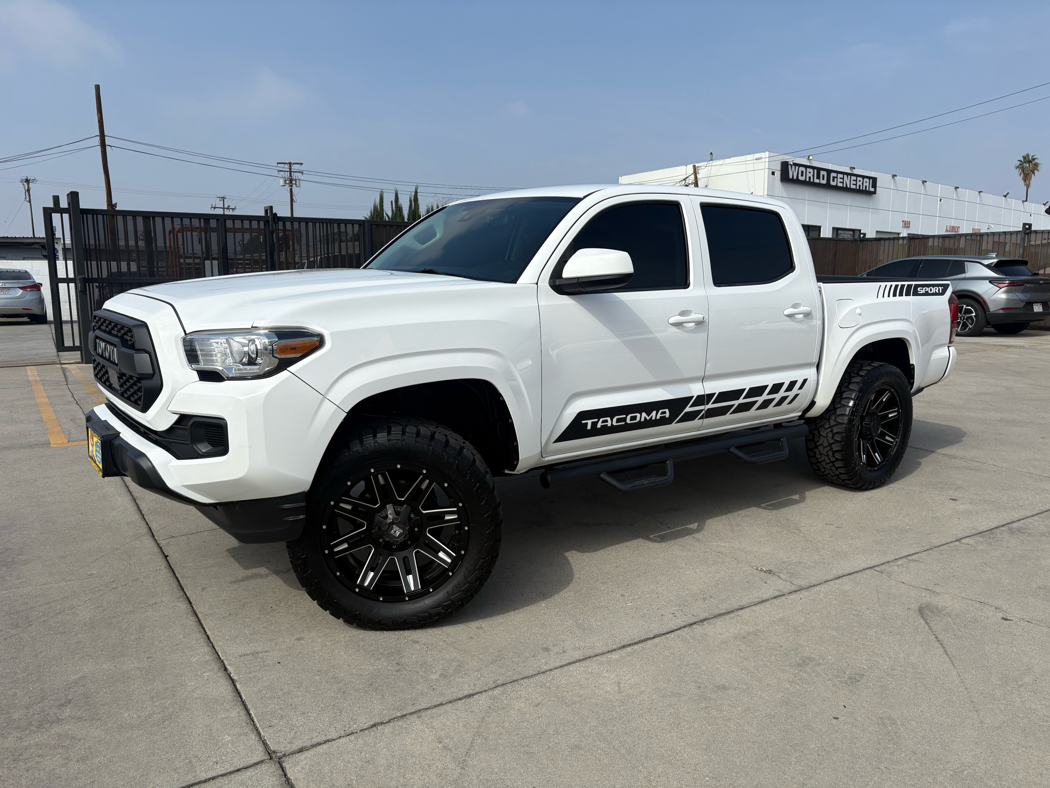 Toyota Tacoma 2WD Double Cab I4 AT SR (Natl) 2018