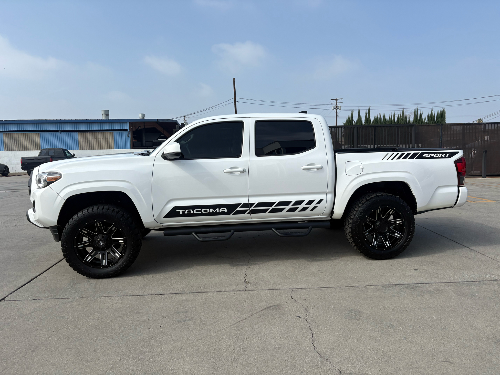 Toyota Tacoma 2WD Double Cab I4 AT SR (Natl) 2018