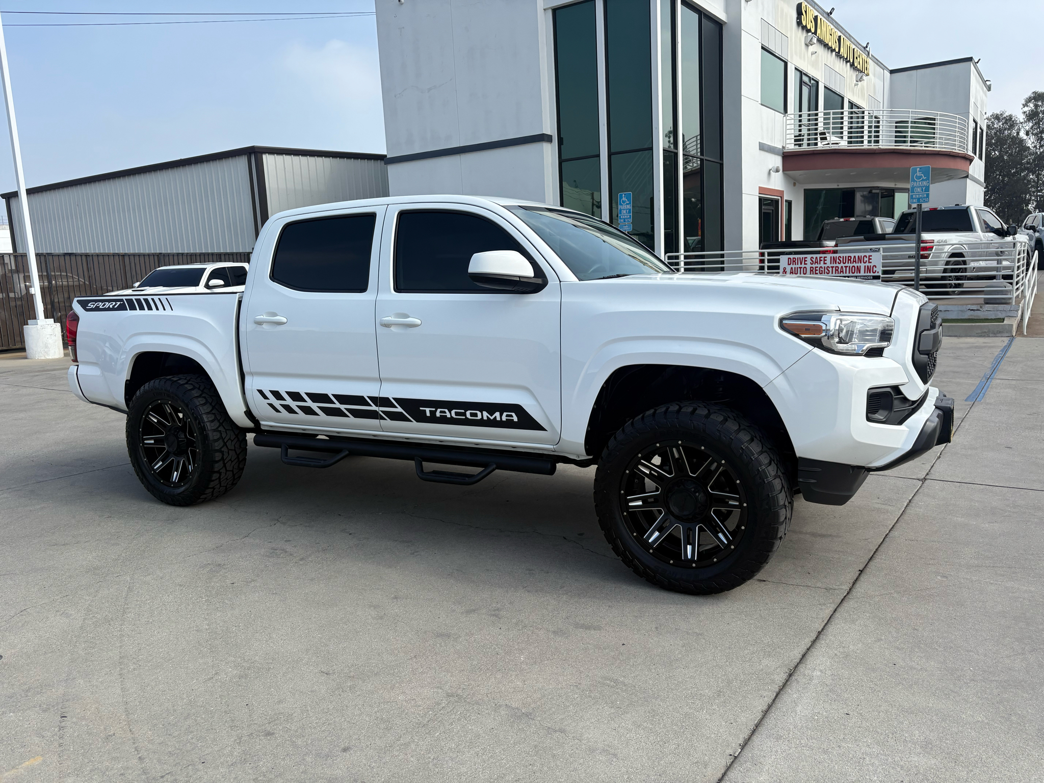 Toyota Tacoma 2WD Double Cab I4 AT SR (Natl) 2018