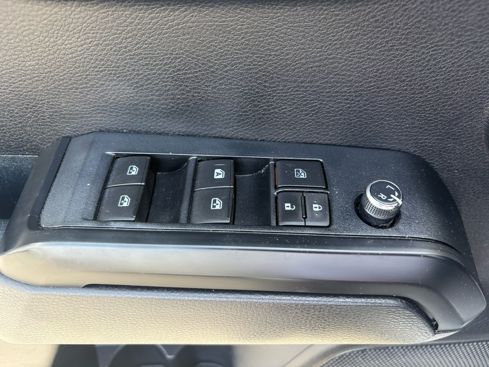 Toyota Tacoma 2WD Double Cab I4 AT SR (Natl) 2018