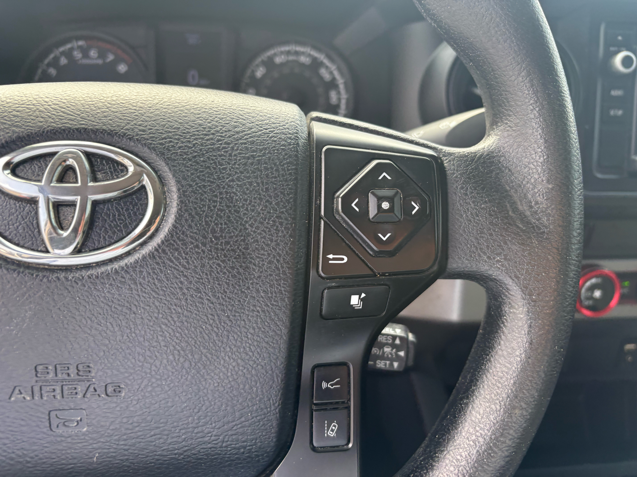 Toyota Tacoma 2WD Double Cab I4 AT SR (Natl) 2018