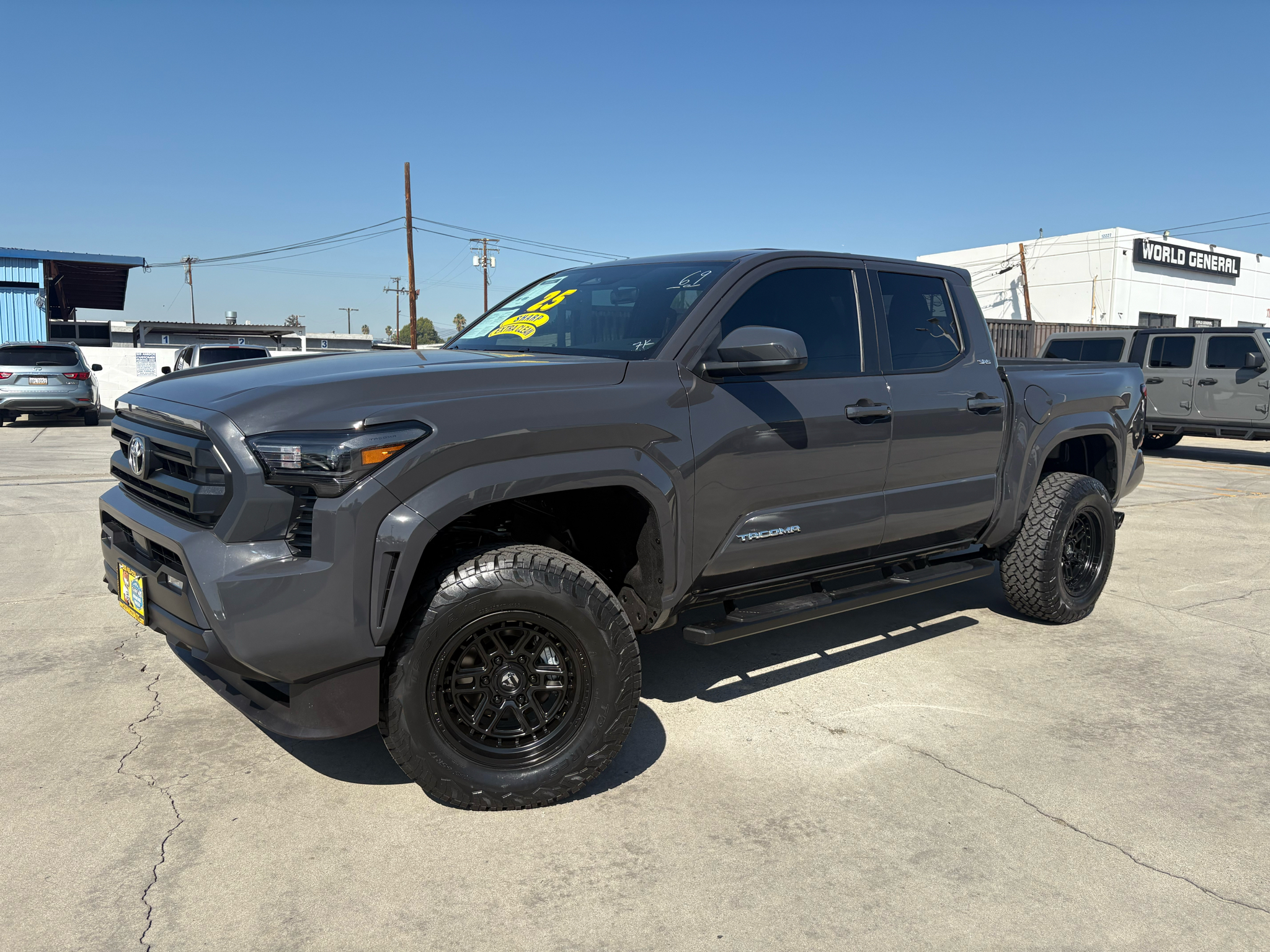 Toyota Tacoma 2WD SR5 Double Cab 5' Bed AT (Natl) 2025
