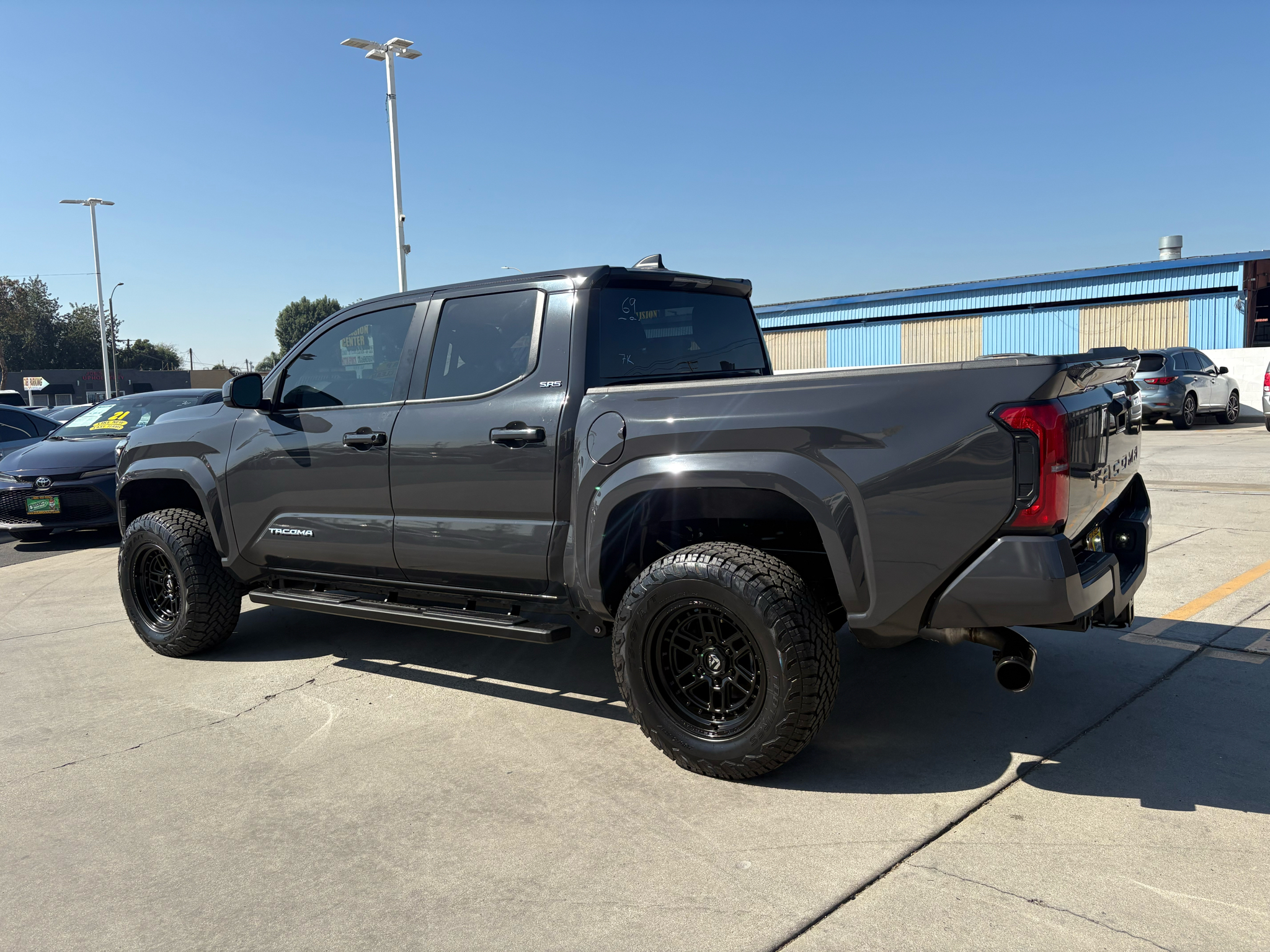 Toyota Tacoma 2WD SR5 Double Cab 5' Bed AT (Natl) 2025