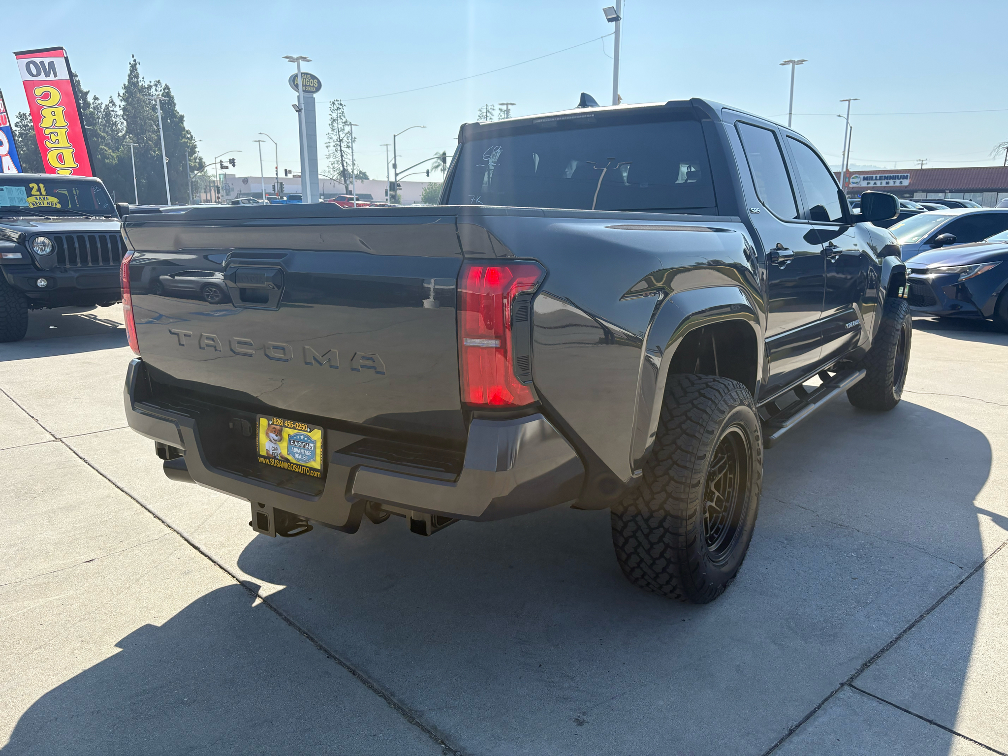 Toyota Tacoma 2WD SR5 Double Cab 5' Bed AT (Natl) 2025