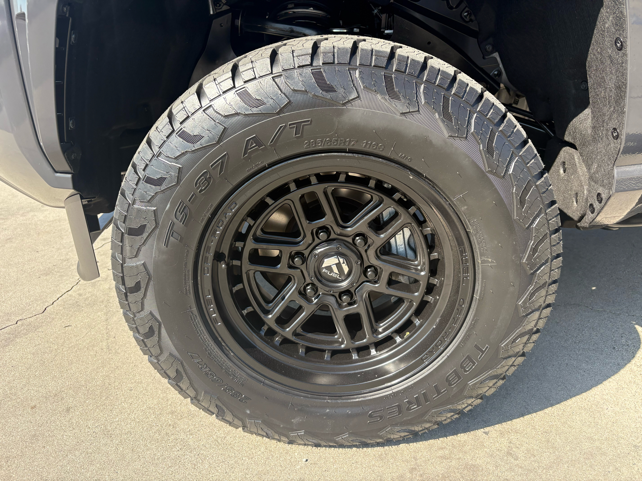 Toyota Tacoma 2WD SR5 Double Cab 5' Bed AT (Natl) 2025
