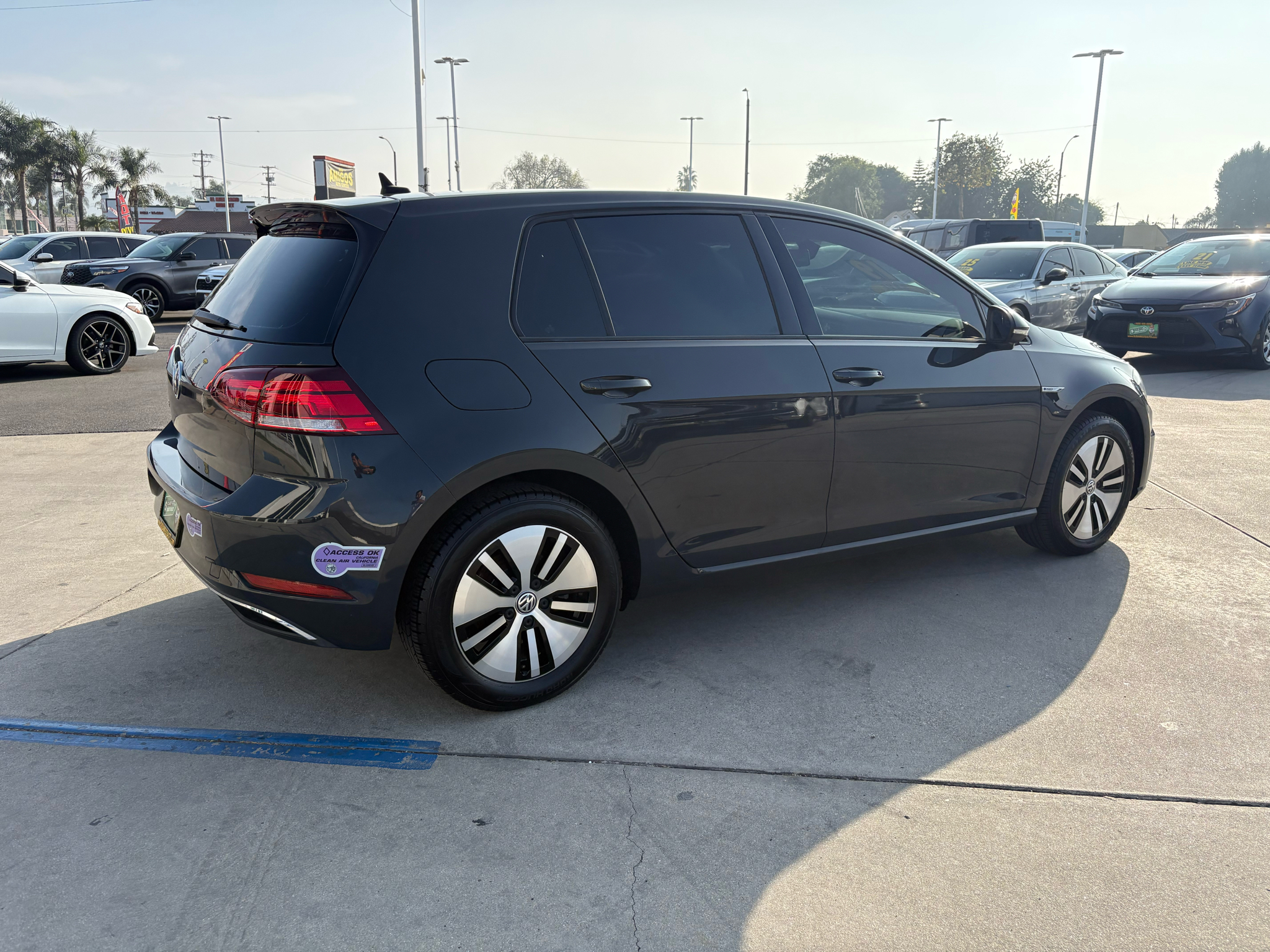 Volkswagen e-Golf 4-Door SE 2019