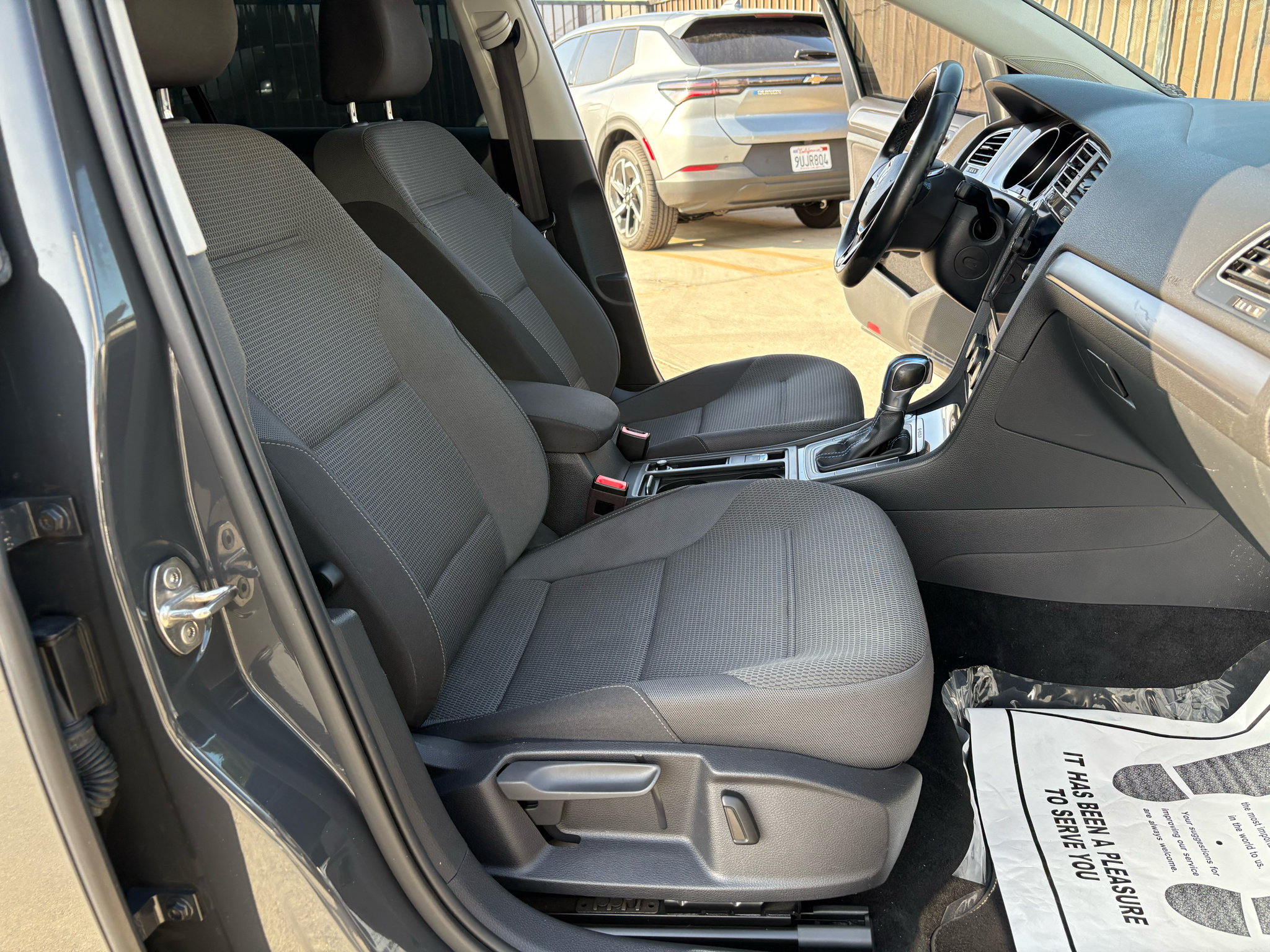 Volkswagen e-Golf 4-Door SE 2019