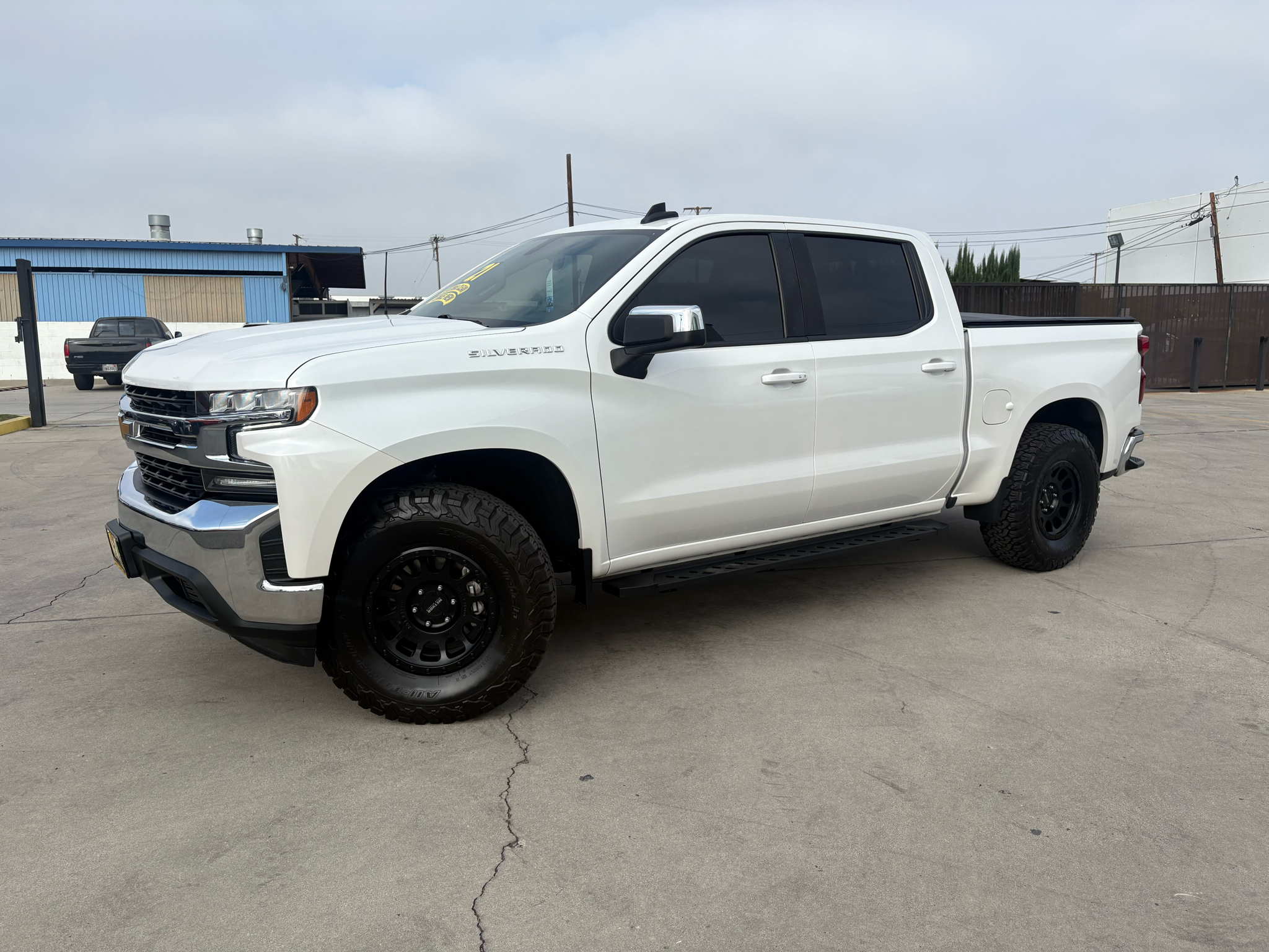 Chevrolet Silverado 1500 2WD Crew Cab 147" LT 2021
