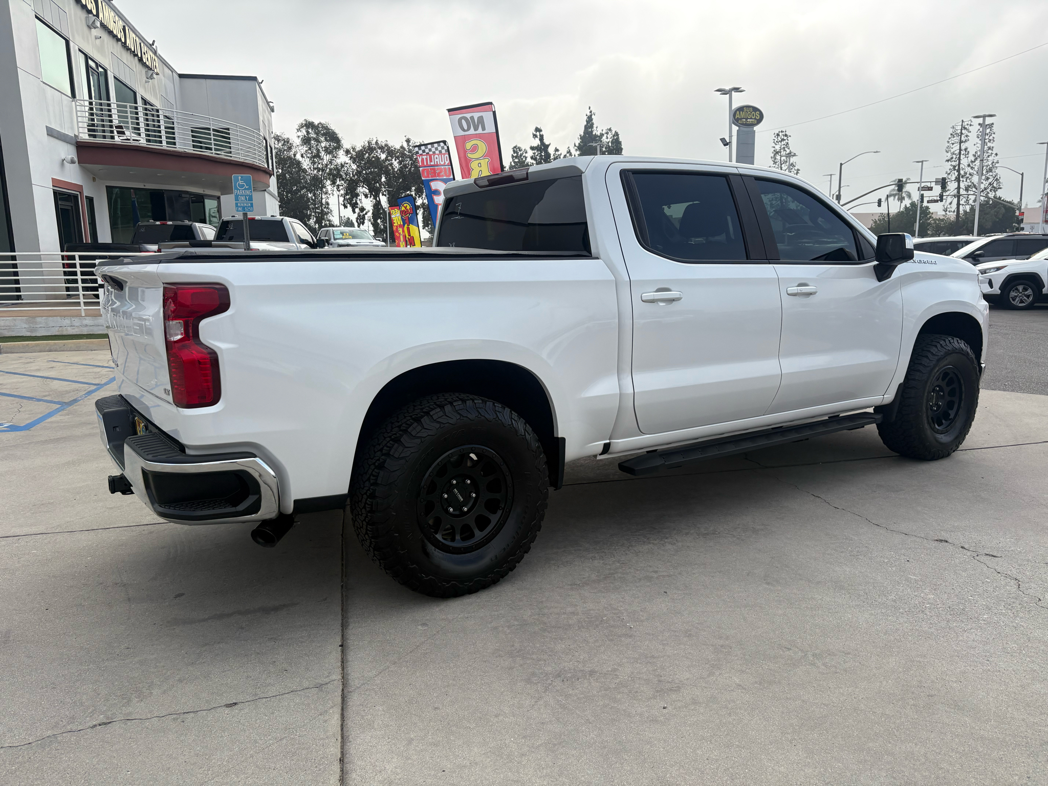 Chevrolet Silverado 1500 2WD Crew Cab 147" LT 2021