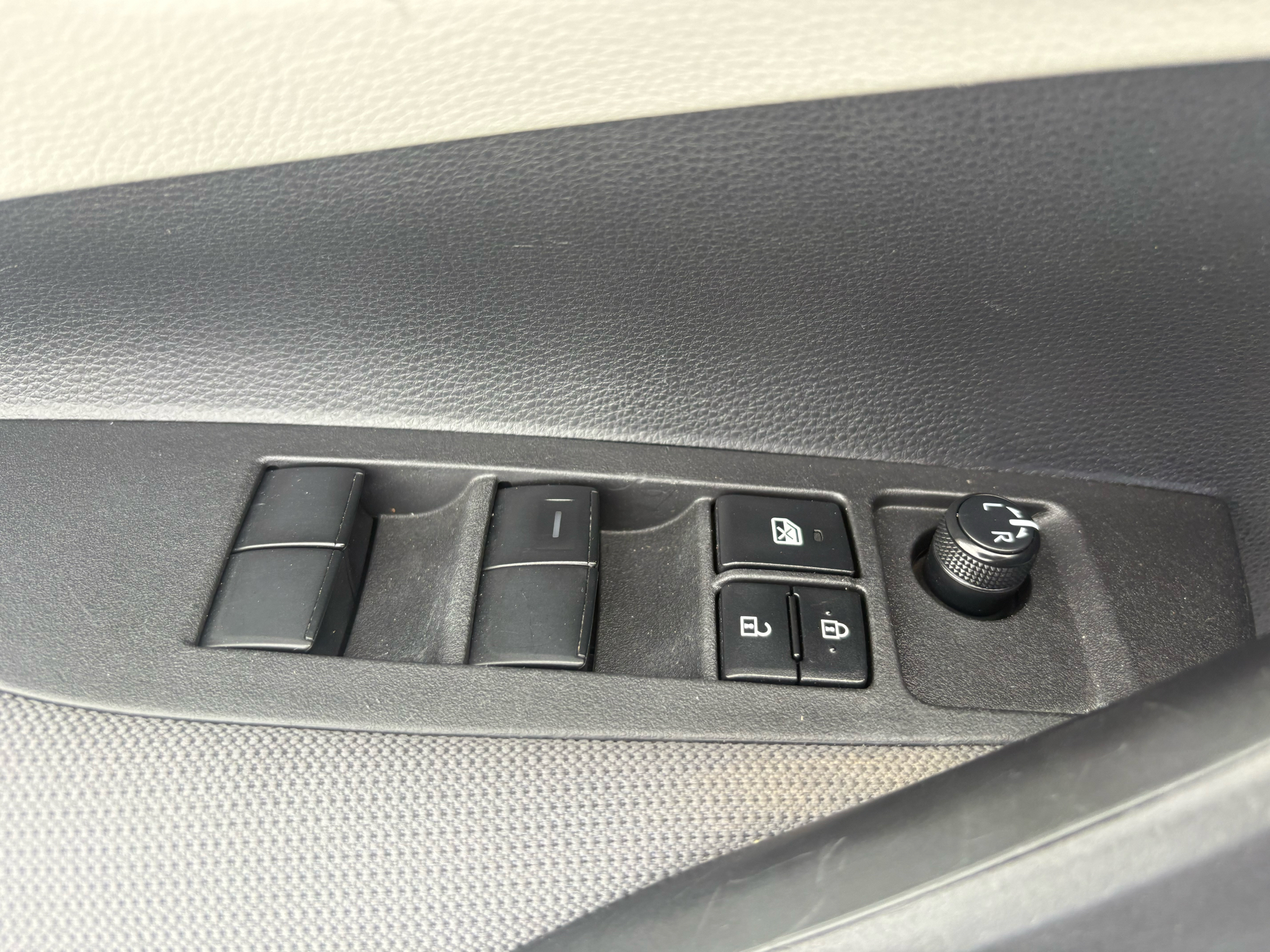 Toyota Corolla LE CVT (Natl) 2022