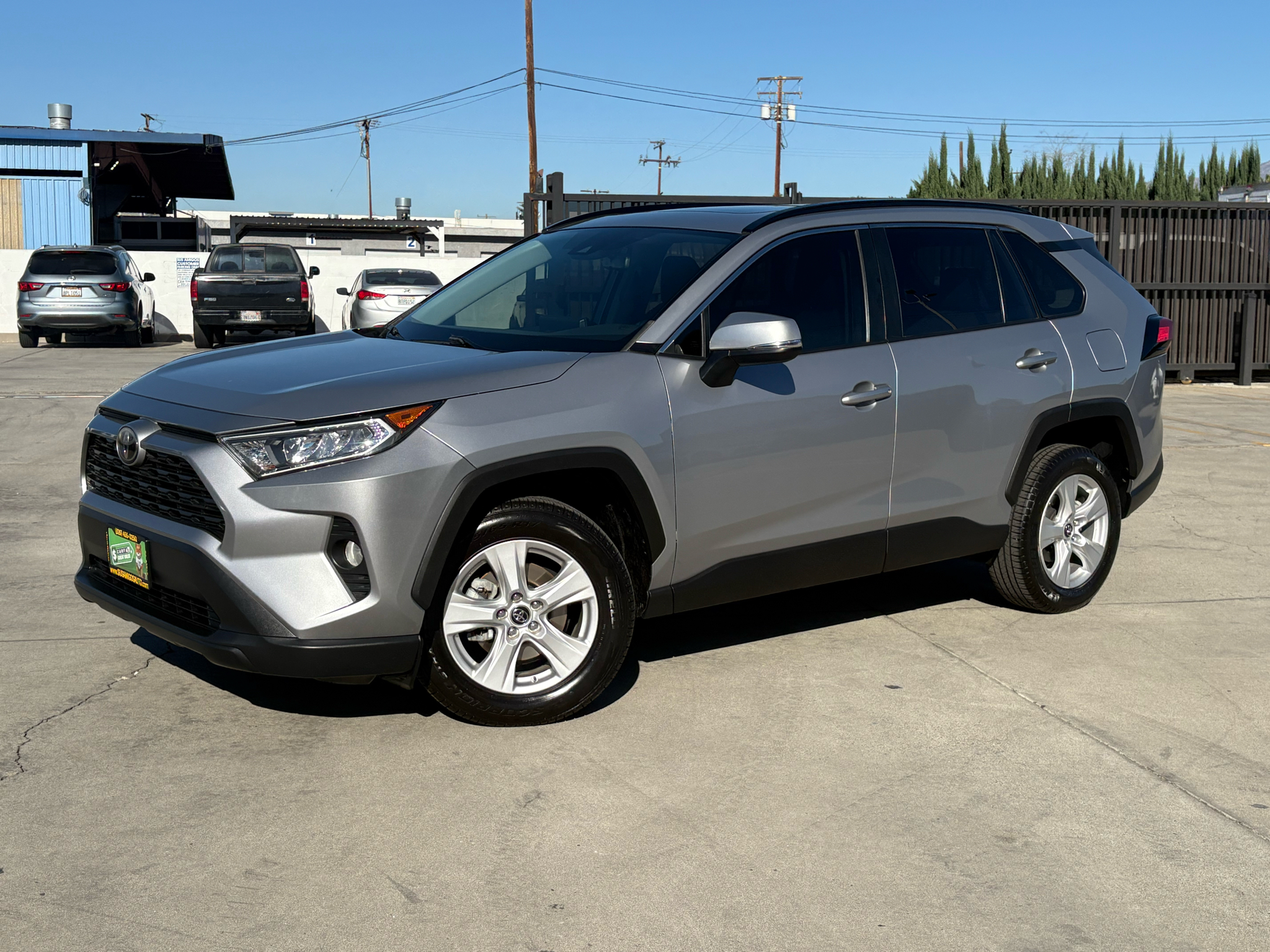Toyota RAV4 XLE FWD (Natl) 2019