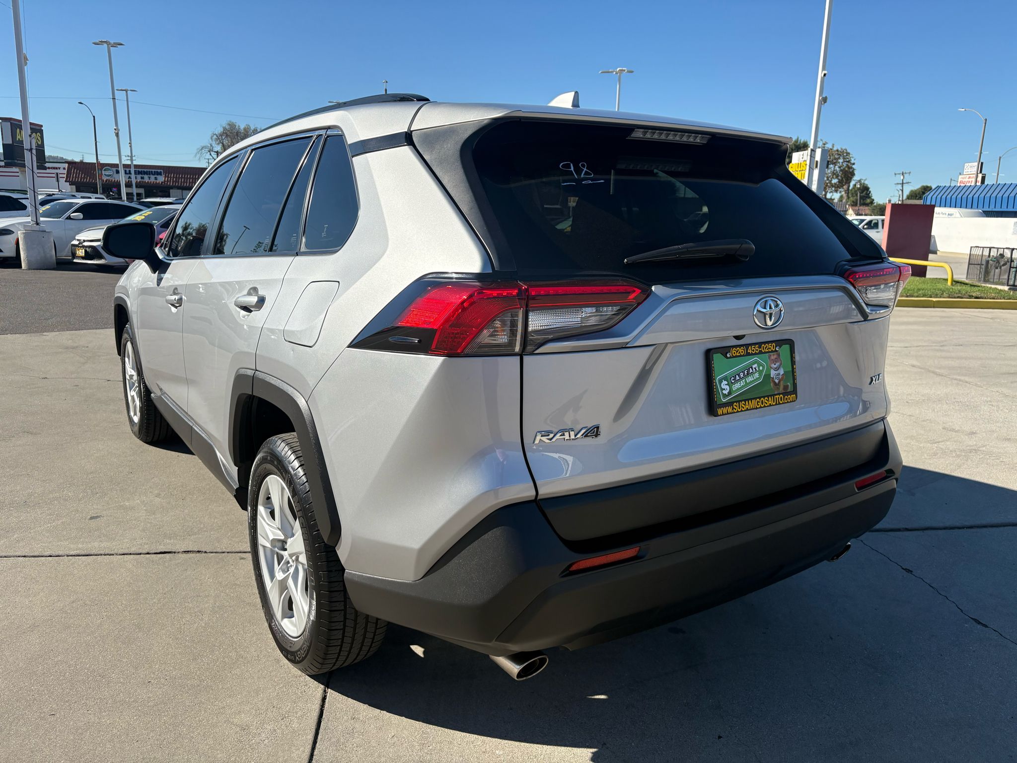 Toyota RAV4 XLE FWD (Natl) 2019