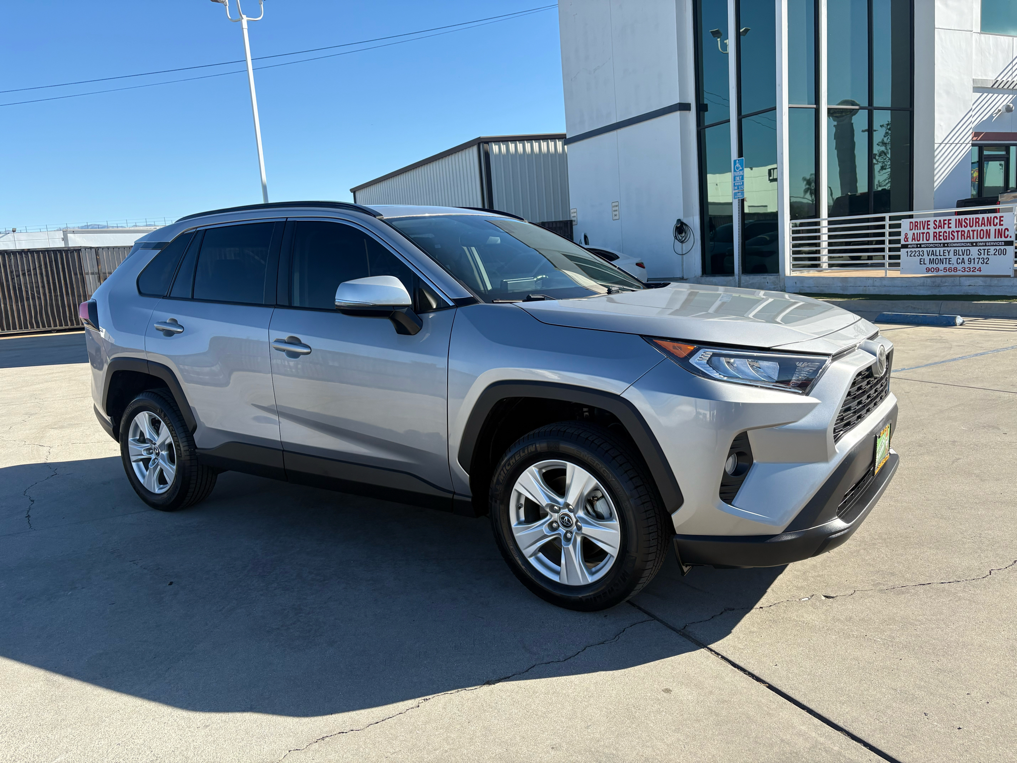 Toyota RAV4 XLE FWD (Natl) 2019