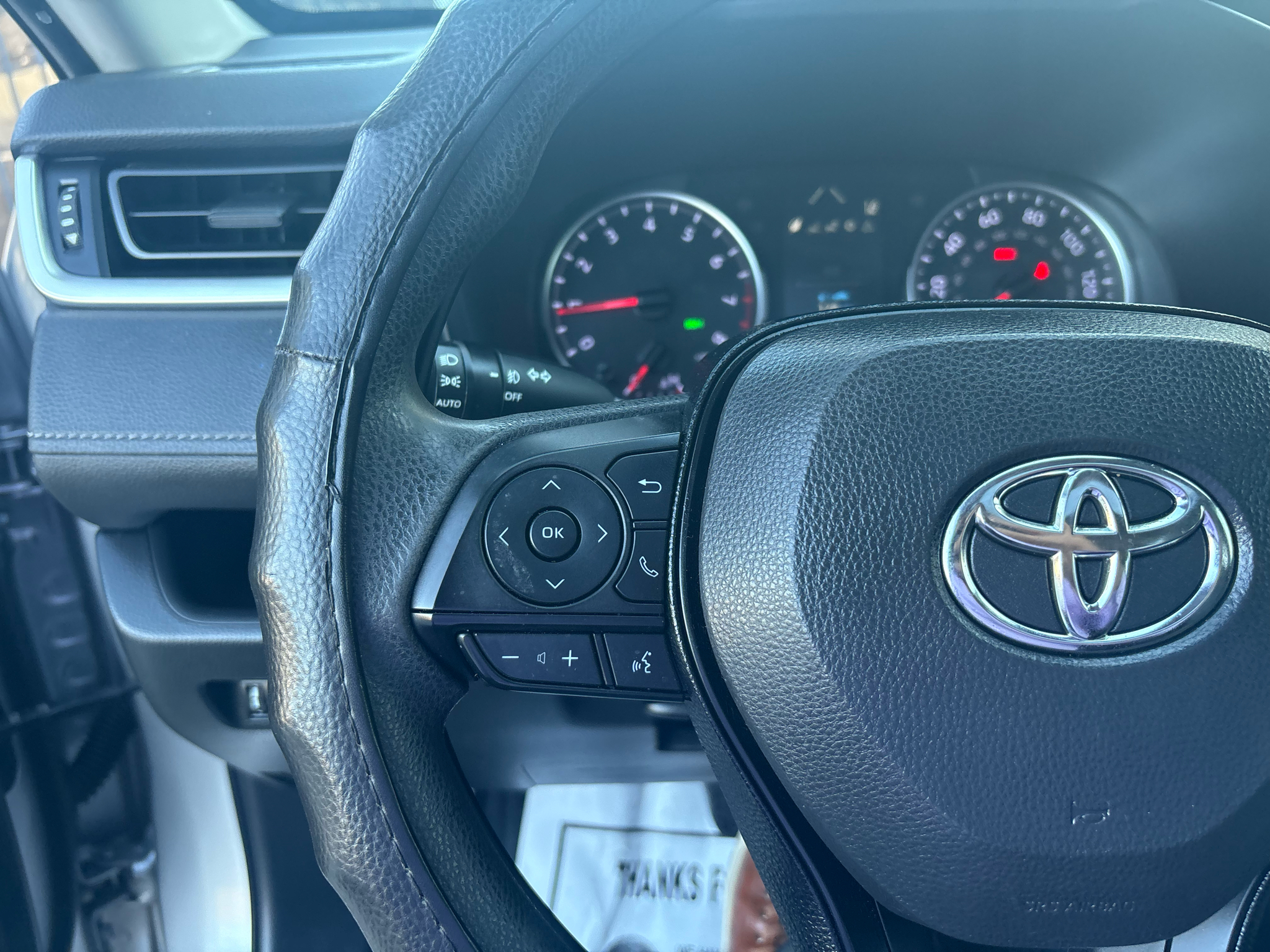 Toyota RAV4 XLE FWD (Natl) 2019