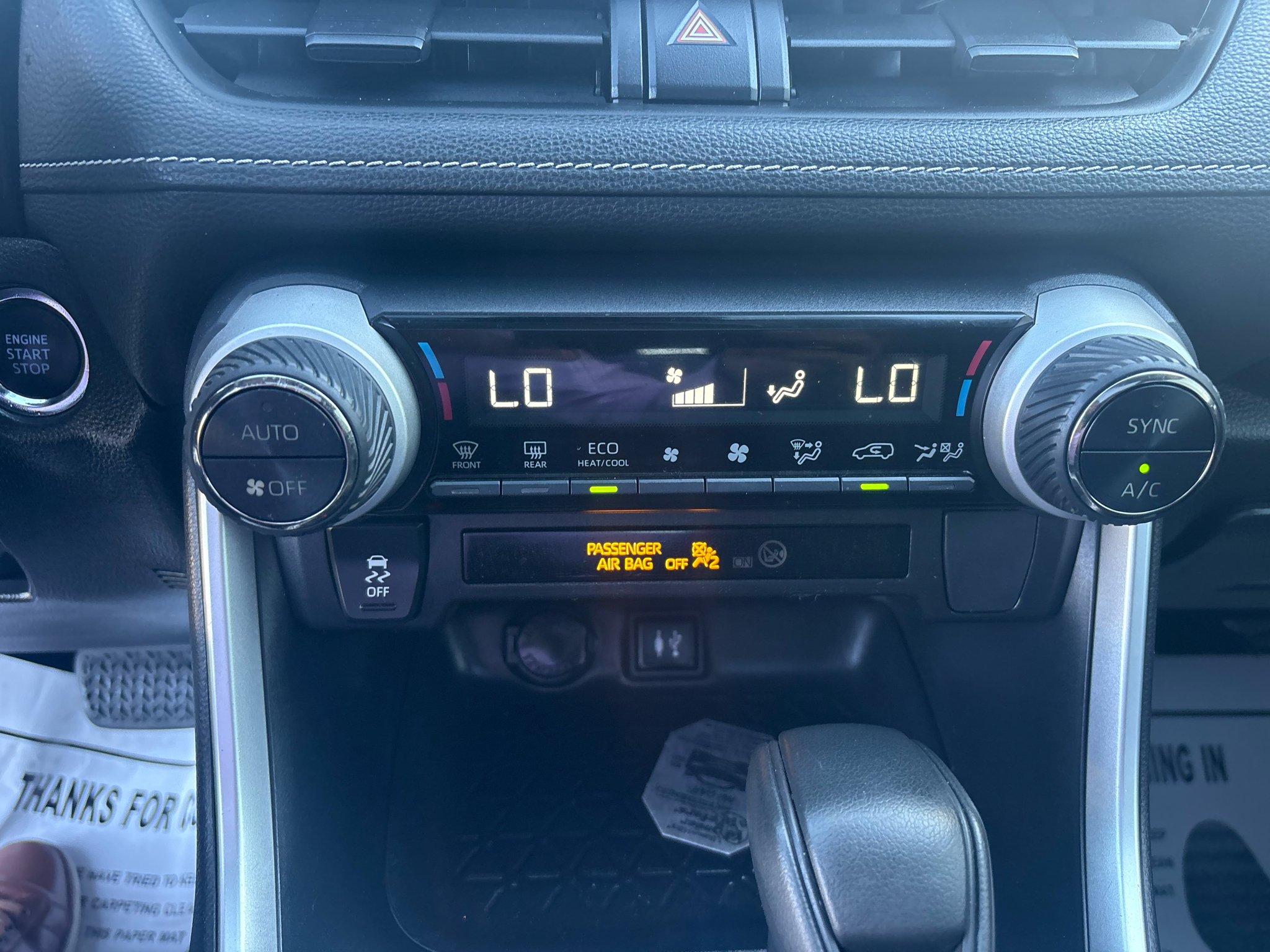 Toyota RAV4 XLE FWD (Natl) 2019