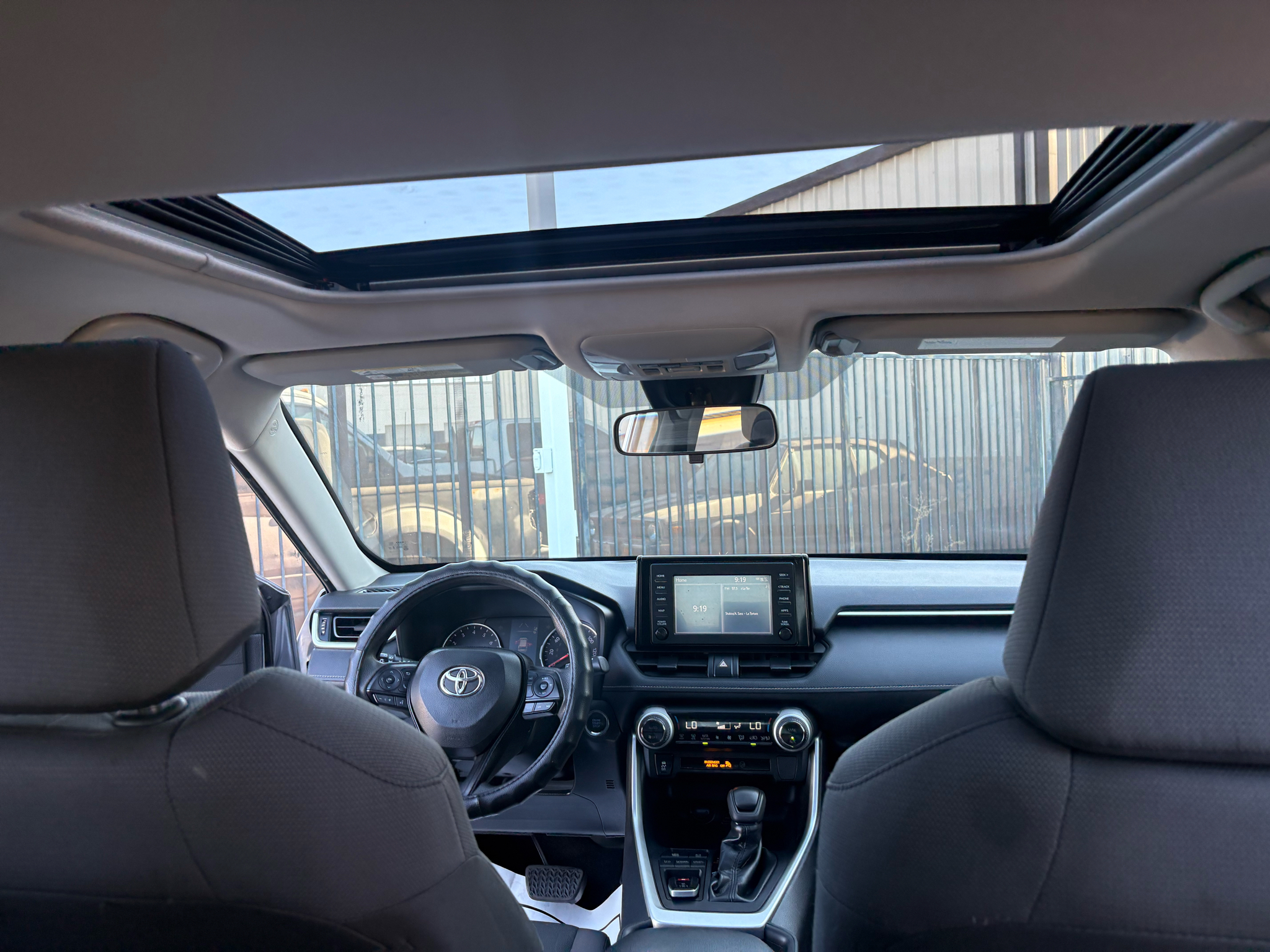 Toyota RAV4 XLE FWD (Natl) 2019